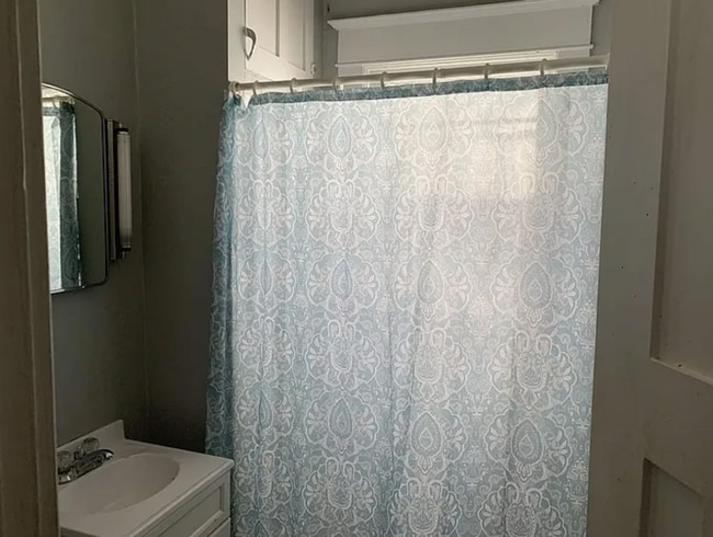 Foto del edificio - VIDEOTOUR: Charming 3-bedroom home in Quiet Neighborhood. PETS WELCOME