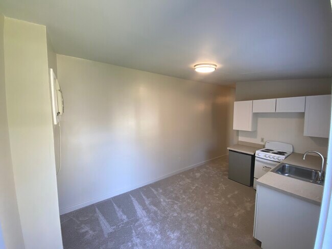 Building Photo - 804 Henry Clay Ave