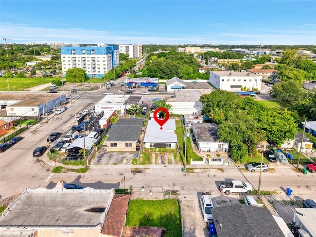 Foto del edificio - 6920 NW 6th Ct
