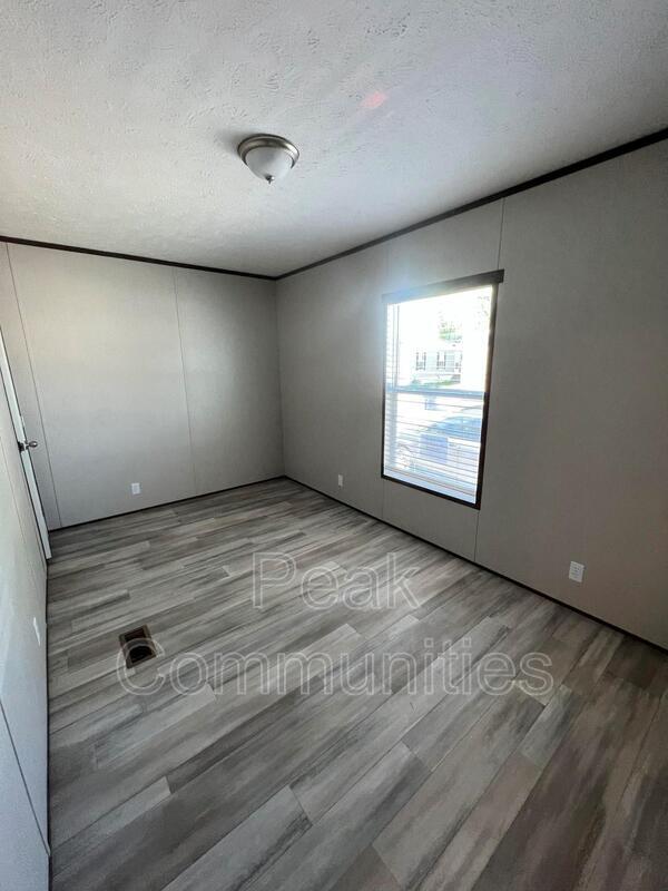 Foto del edificio - 7329 Kickapoo Trail