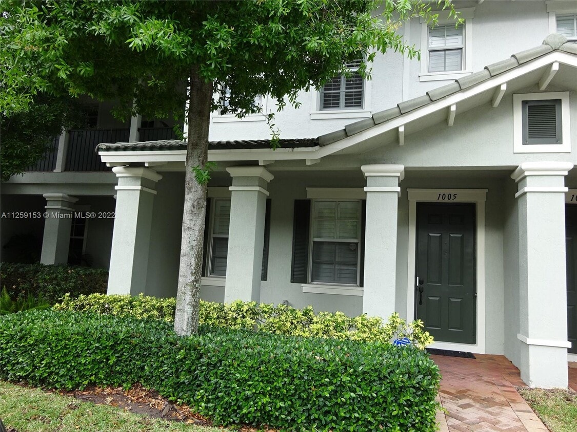 Primary Photo - 1005 NW 18th Ave