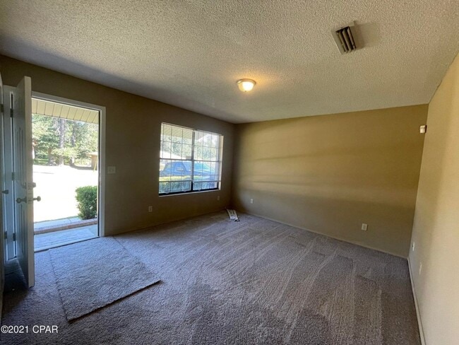 Foto del edificio - Spacious 3/1 Brick Home in a Low-Traffic c...