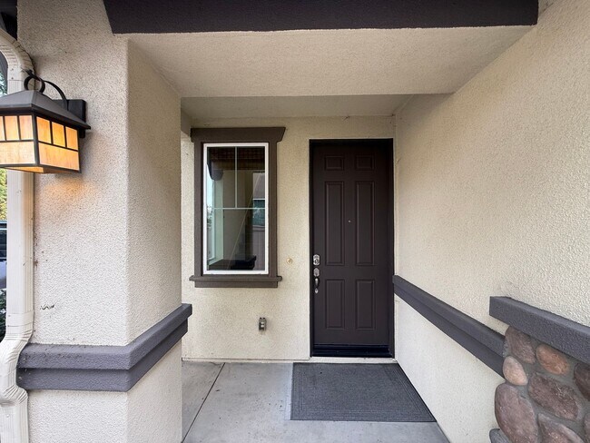 Building Photo - Great 3B/2.5BA House in Gated San Elijo Hills Community!