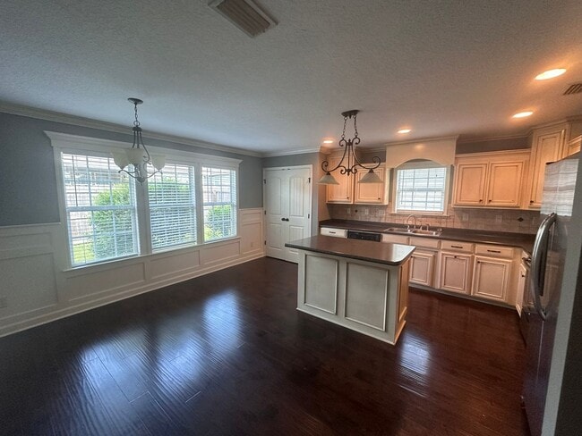 Building Photo - Stunning 3 Bed, 2 Bath Hahira Rental