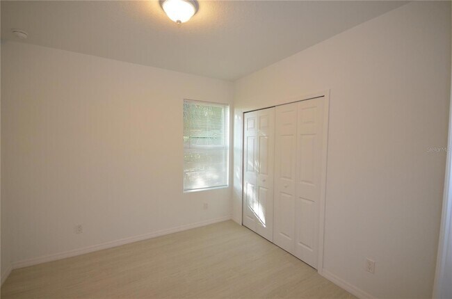 Foto del edificio - 3303 Armstrong Ct