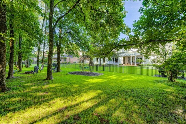 Foto del edificio - 1908 McCool Forest Ln