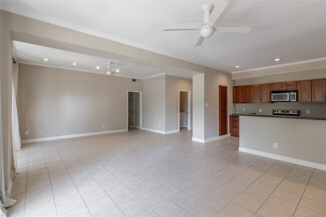 Building Photo - 4515 Briar Hollow Pl