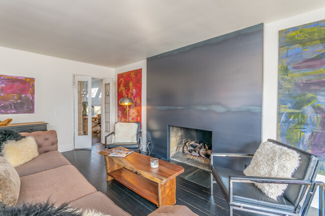 Foto del edificio - 488 Willits St