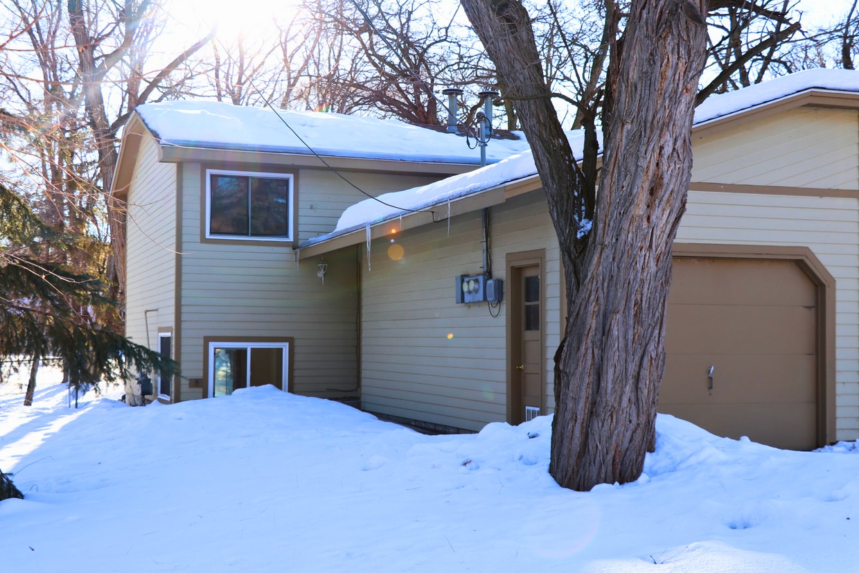 20 Sunset Dr E, Champlin, MN 55316 Townhome Rentals in Champlin MN