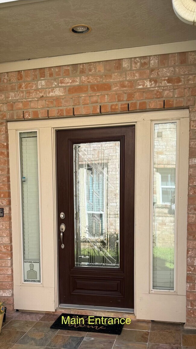 Foto del edificio - 4014 Waterford Ln
