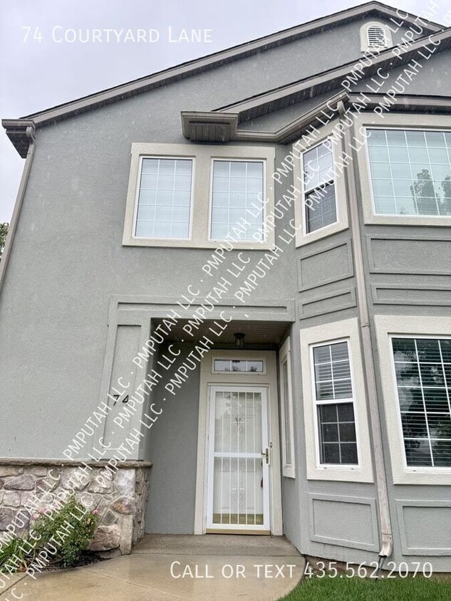 Primary Photo - 74 Courtyard Ln E