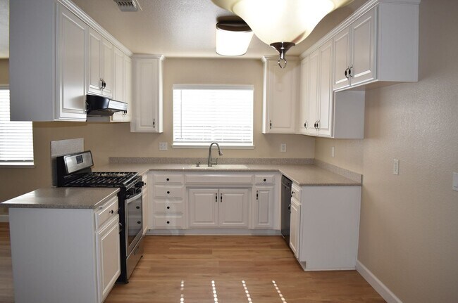 Foto del edificio - Rare Winters Home!