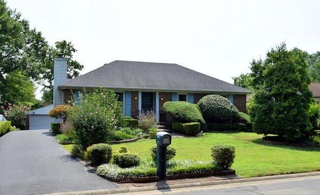 Foto del edificio - 614 Stivers Rd