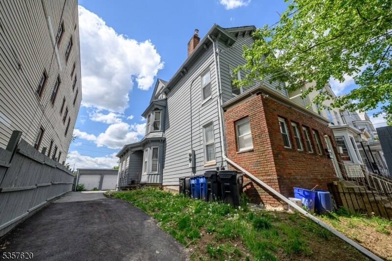 Foto principal - 257 S 8th St
