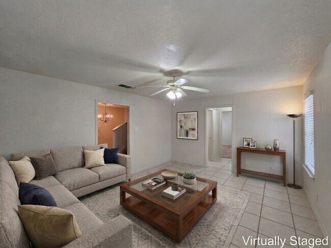 Foto del edificio - AVAILABLE NOW!