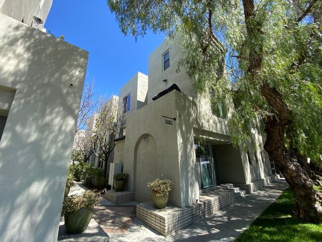 Building Photo - 8248 Lemon Ave