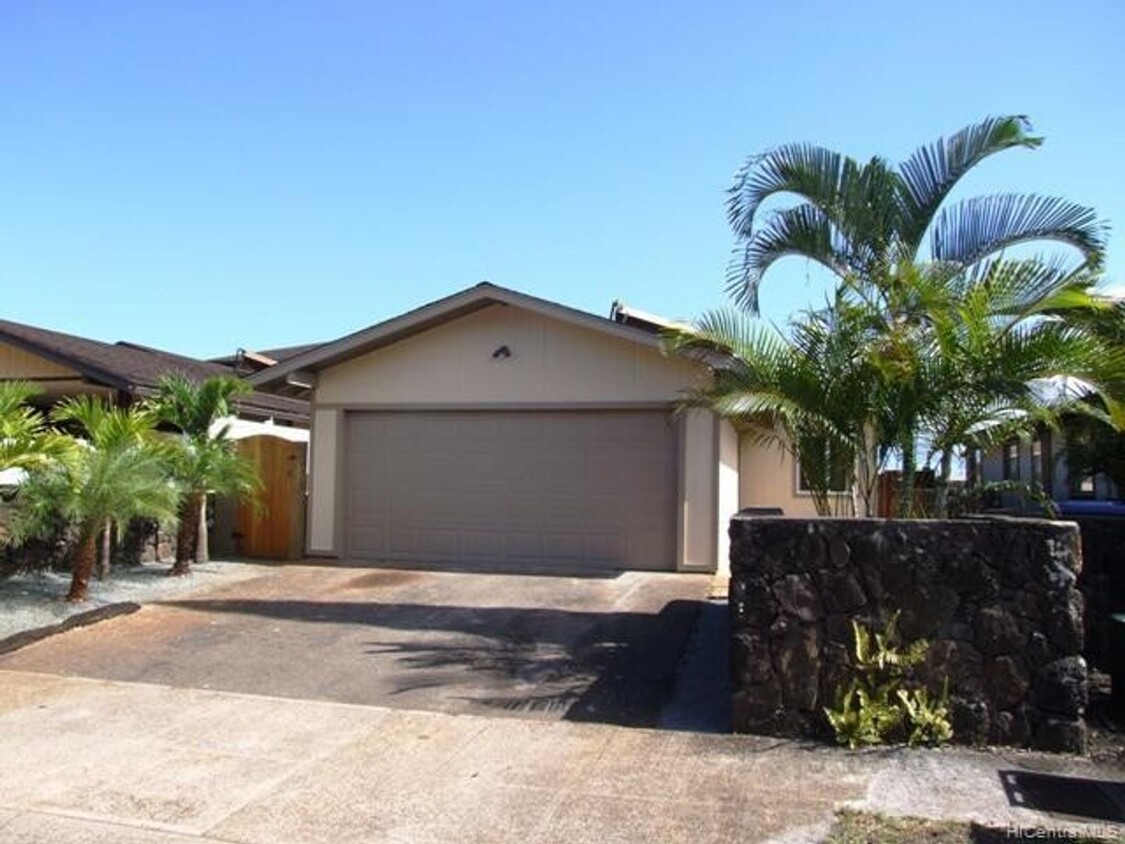 Foto principal - Mililani - 4bdrm/2bath with attached garag...