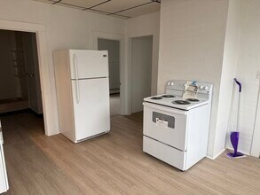 Building Photo - 68 Court St