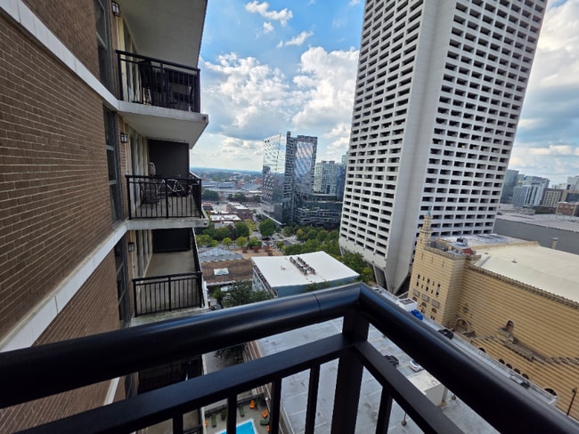 Building Photo - 620 Peachtree St NE