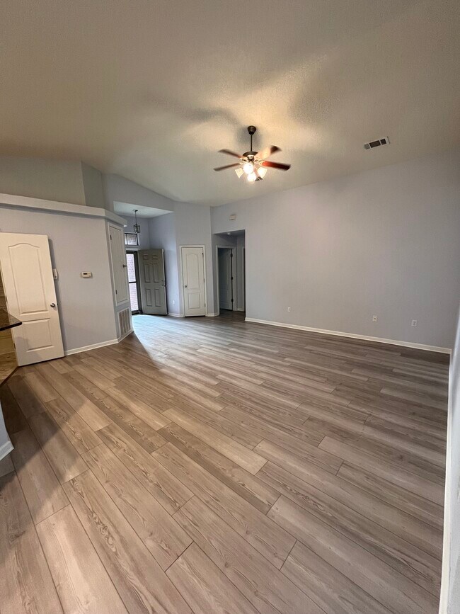 Building Photo - 7050 Jacobsview Ln