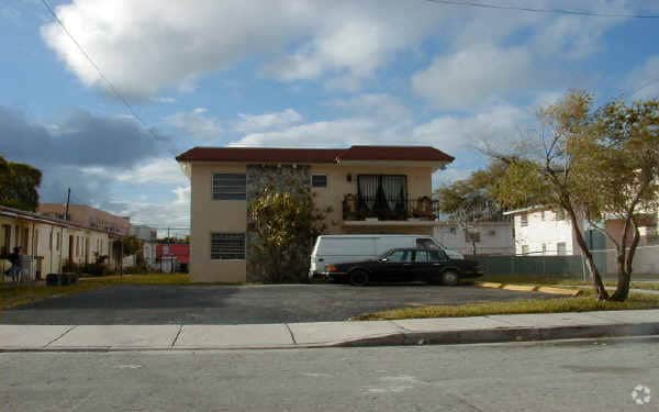 Building Photo - 1878 NW Flagler Ter