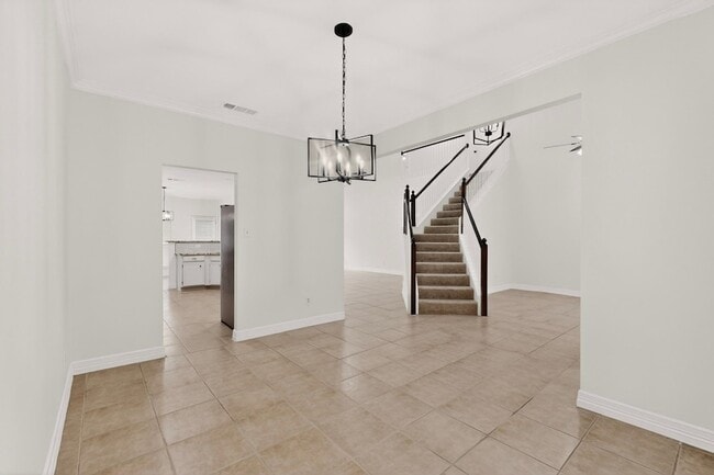 Building Photo - 817 Edmonton Dr