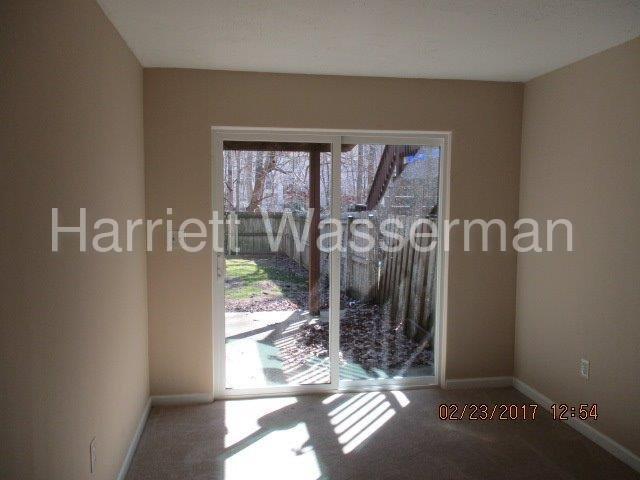 Foto del edificio - 1323 Merry Hill Ct