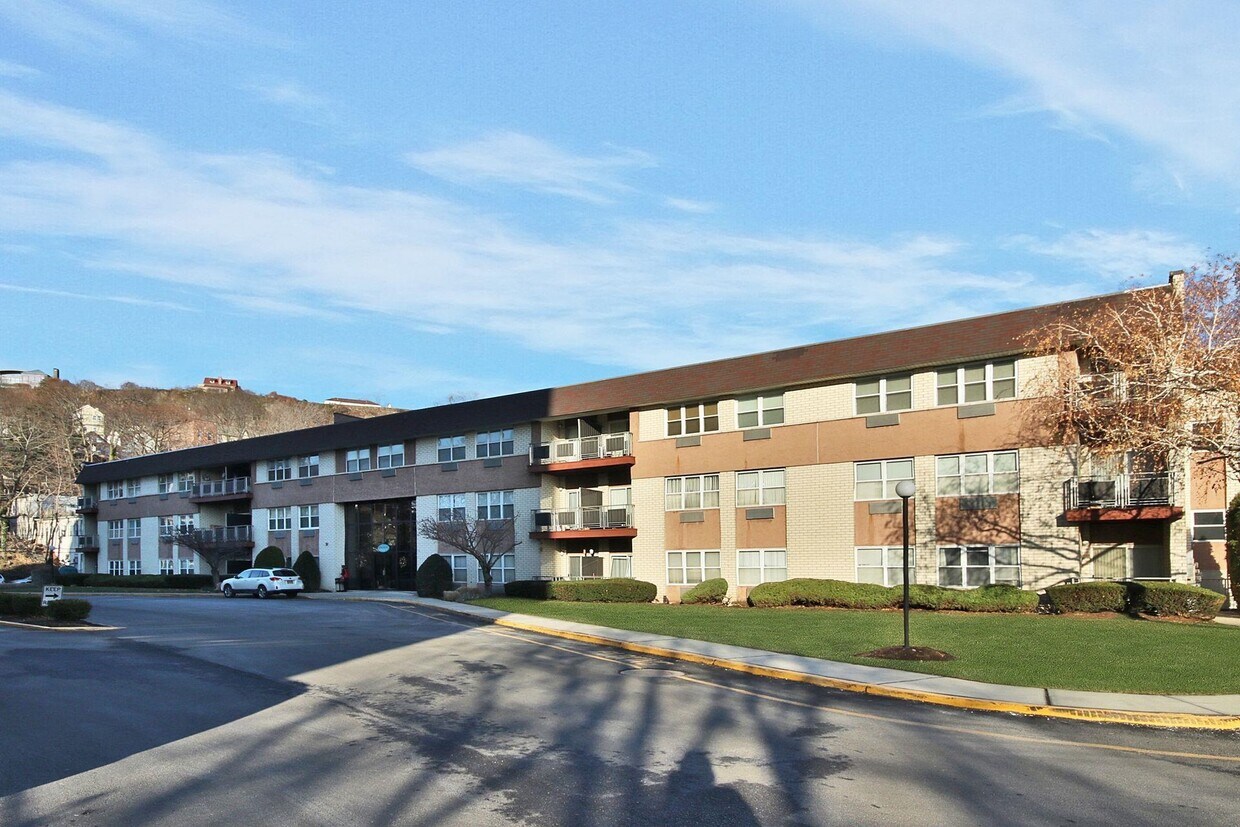 Foto principal - 1111 River Rd