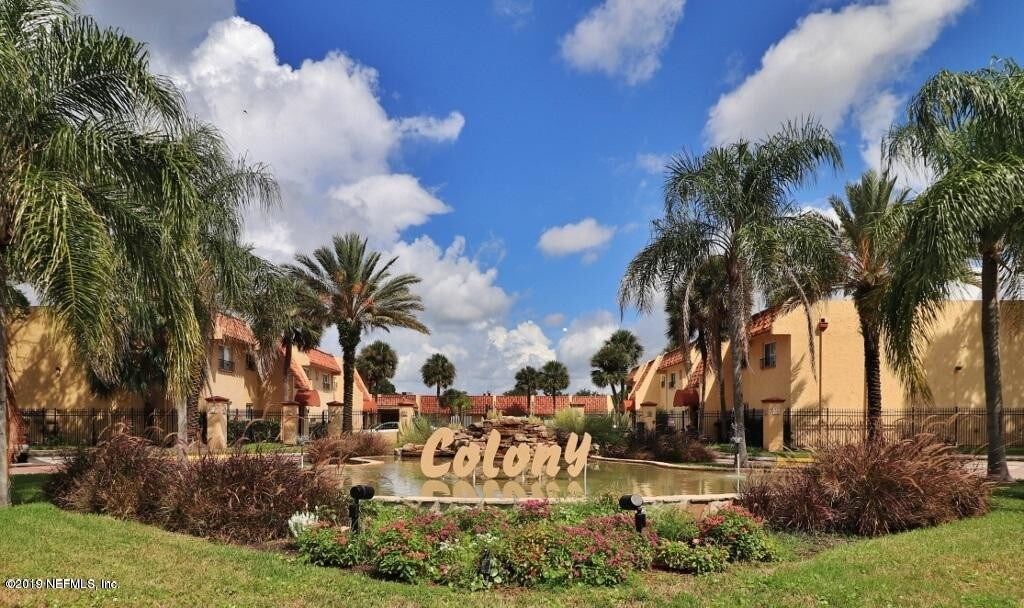 Primary Photo - 3864 La Mirada Dr N