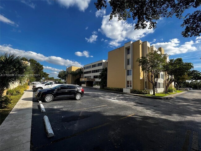 Building Photo - 6901 SW 147th Ave