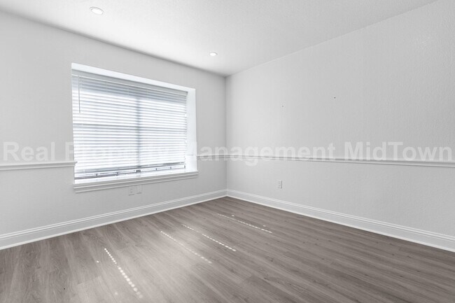 Foto del edificio - Charming Home Centrally Located in the DFW