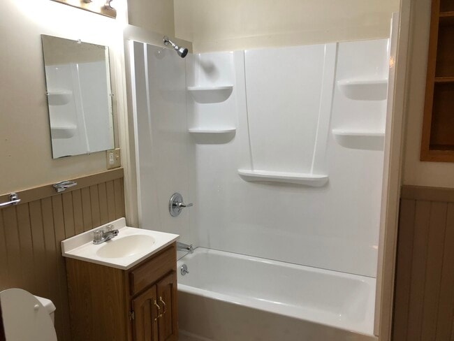 Bath, new shower unit - 29 Royce St