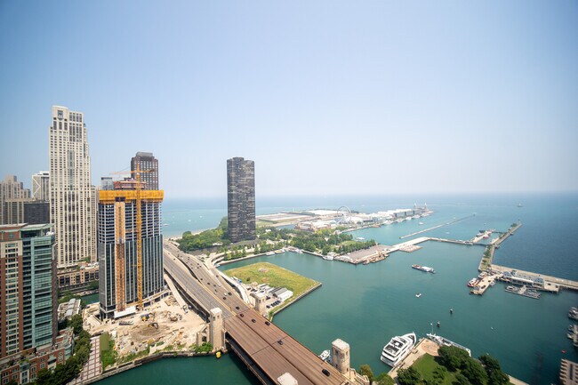 Foto del edificio - 450 E Waterside Dr