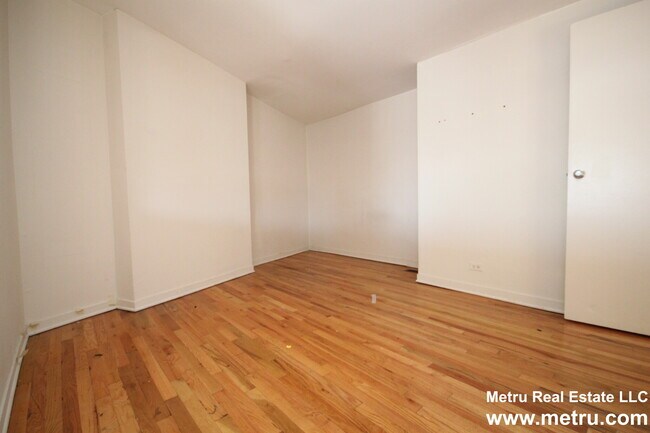Foto del edificio - 424 W Belden Ave