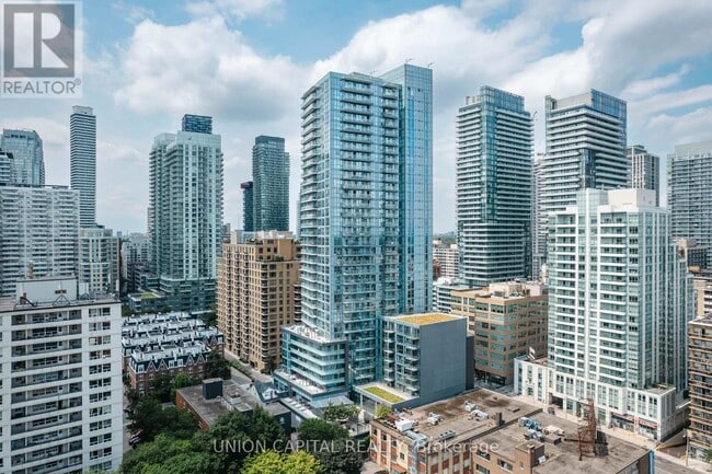 Photo du bâtiment - 125-2125 Redpath Ave