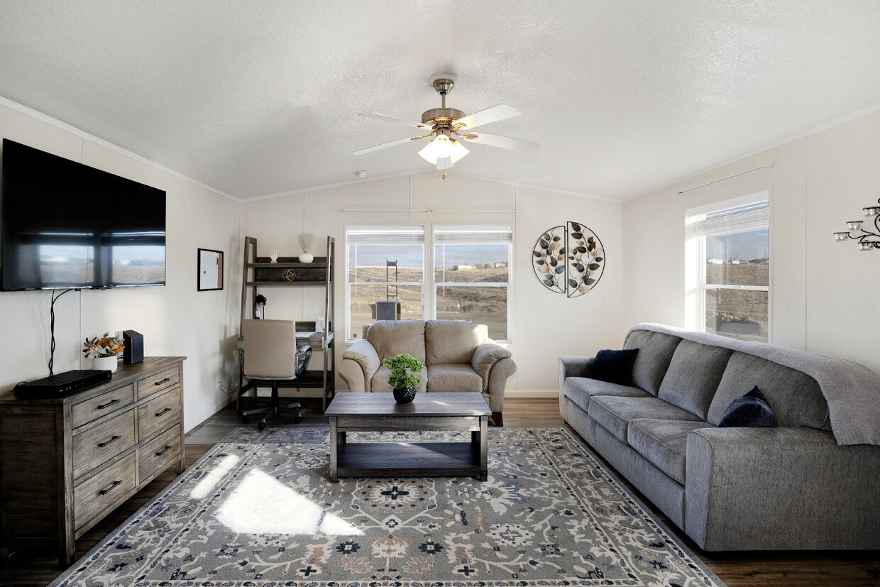 Primary Photo - Modern 2-Bedroom, 2-Bath – Furnished Mobil...