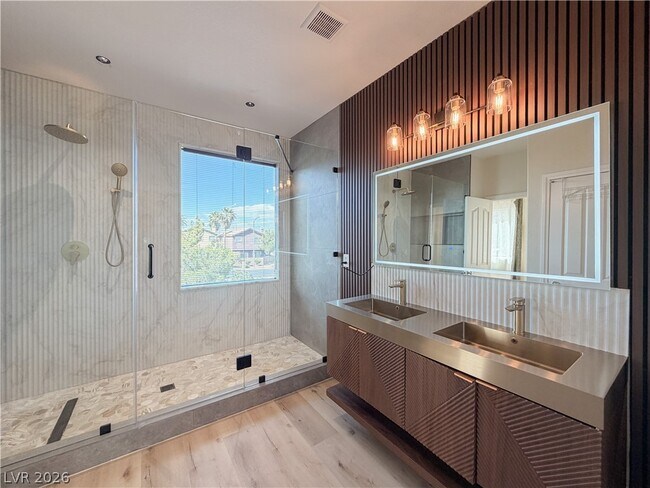 Foto del edificio - 10150 W Glen Aire Ave