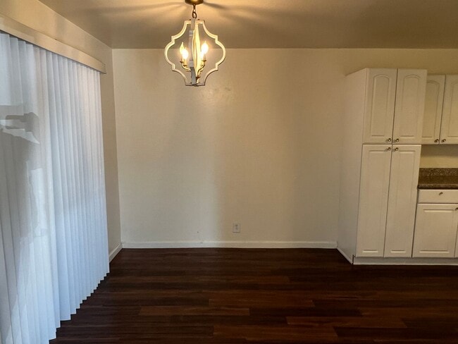 Building Photo - AZARA