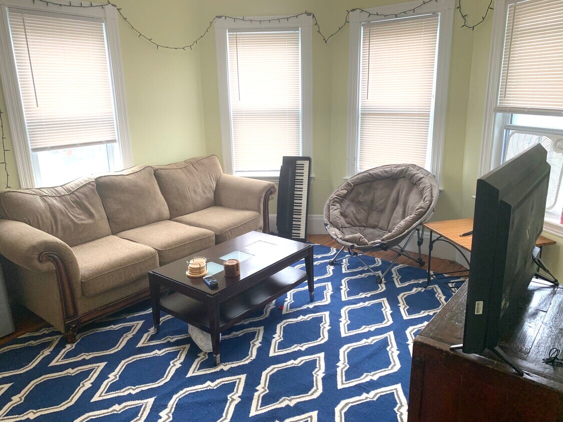 Foto principal - 76 Elmwood St