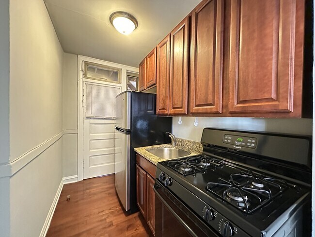 Foto del edificio - 547 W Surf St