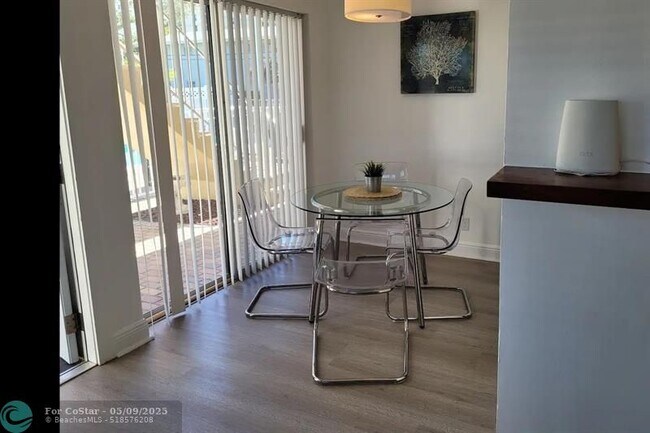 Foto del edificio - 3226 NE 12th St