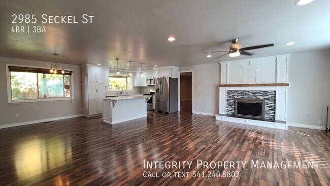 Building Photo - 2985 Seckel St