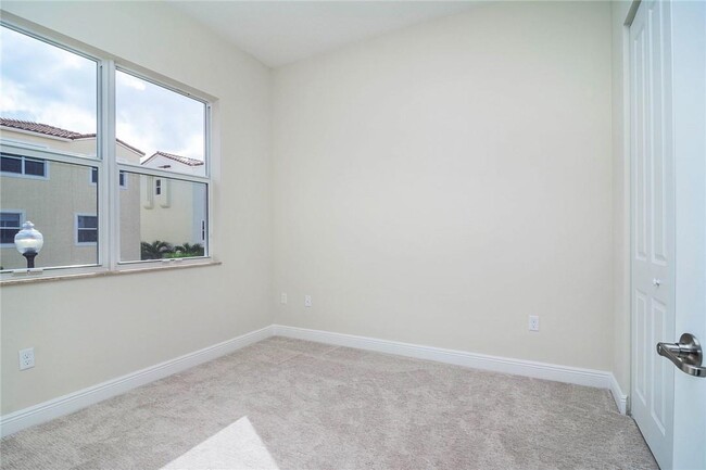 Building Photo - 1760 NW 124th Plz