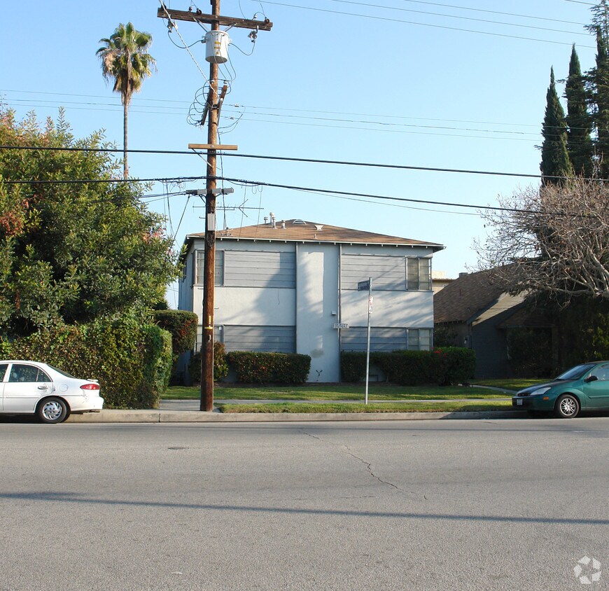 Foto del edificio - 12261-12267 Magnolia Blvd