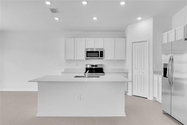 Foto del edificio - 4688 Golden Knight Blvd