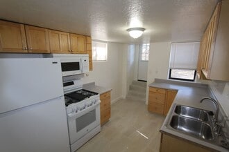 Building Photo - 1801 N East St