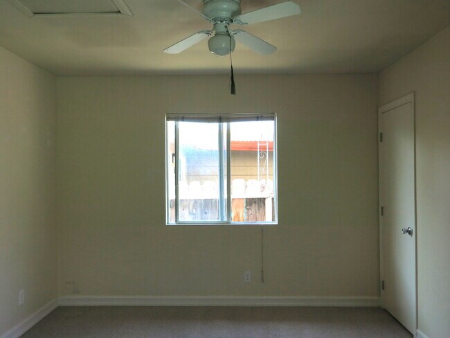 Foto del edificio - SDSU - 5 Bedrooms / 2 1/2  Bathrooms Large house in walking distance to SDSU - Perfect for two sm...