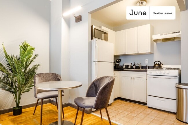 Building Photo - 305 East 95th Street