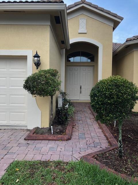 Building Photo - 6140 Santa Margarito Dr