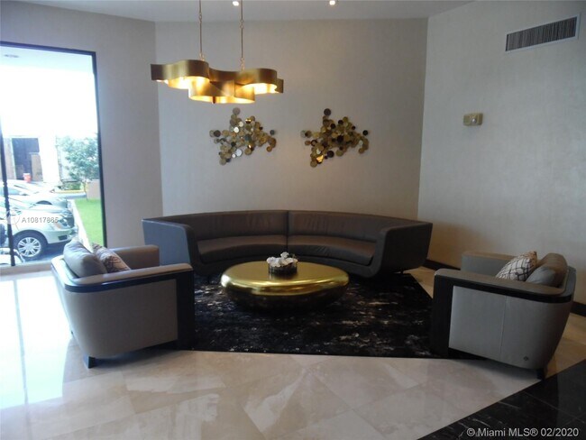 Building Photo - 20505 E Country Club Dr